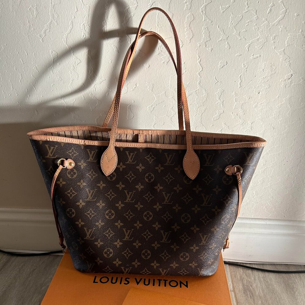 Louis Vuitton Neverfull MM in Monogram